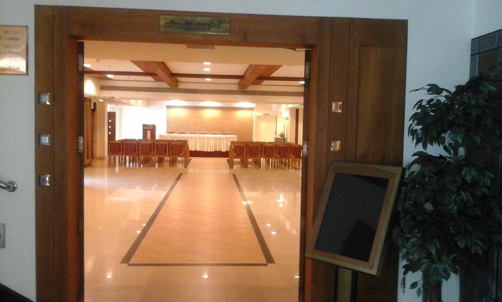 Nani Hotel Коллам Экстерьер фото