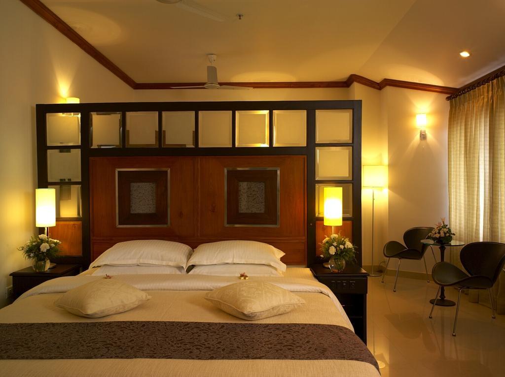 Nani Hotel Коллам Экстерьер фото
