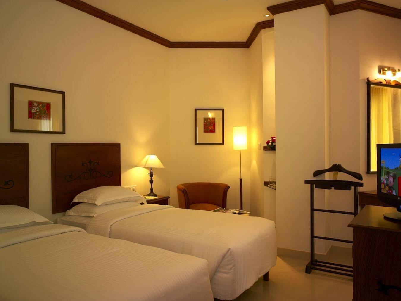 Nani Hotel Коллам Экстерьер фото