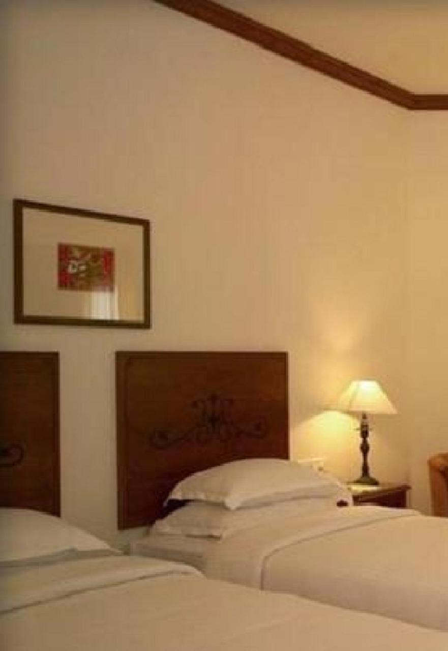 Nani Hotel Коллам Экстерьер фото
